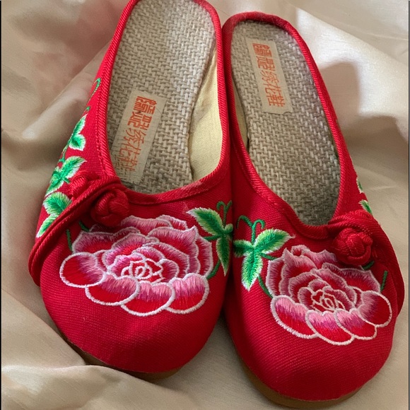 chinese Shoes - 🎉HP🎉 🌸Chinese shoes 🌸3 for$20